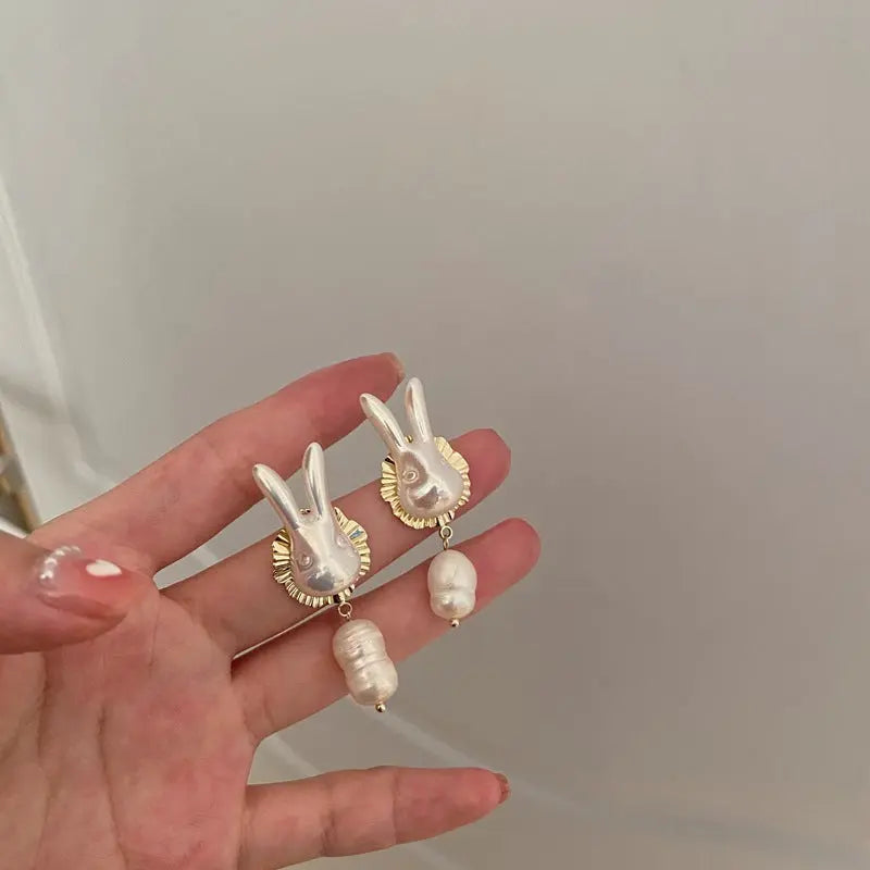 Trendy hot & 925 Silver Needle Cute Pearl Bunny Baroquel WomenModeling